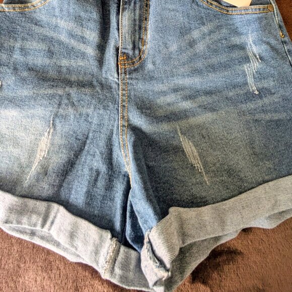 The Style Between Us Paper Bag High Rise Denim Shorts (M) - NWT - Picture 7 of 8